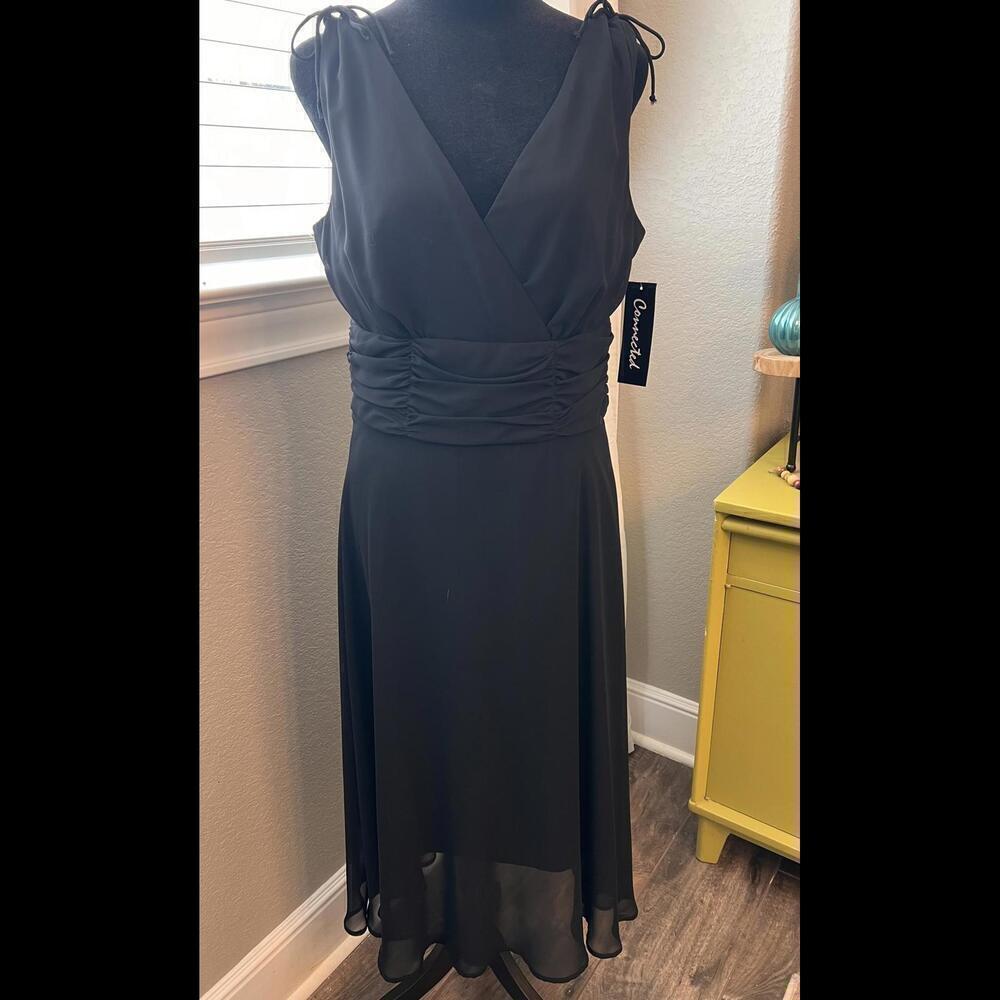 Connected NWT black poly tie sleeve fit‎ & flare dress w/ back zip. Sz 10